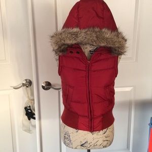 Red Aeropostale hooded vest