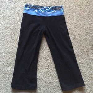 Lululemon cropped yoga pants
