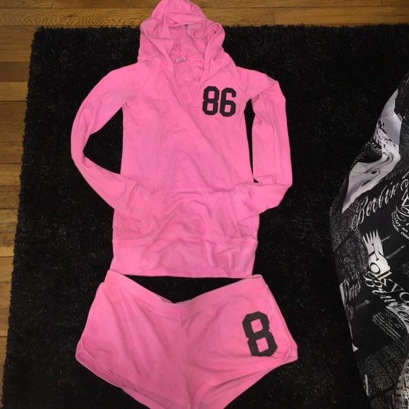 Cute set!