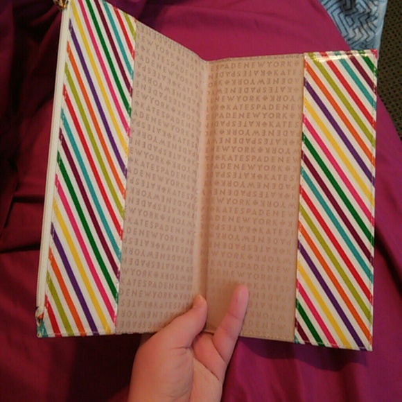 Kate Spade Daycation Tote - Picture 4 of 4