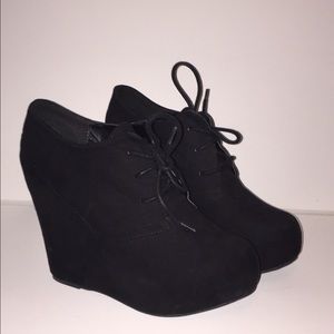 Suede wedged booties
