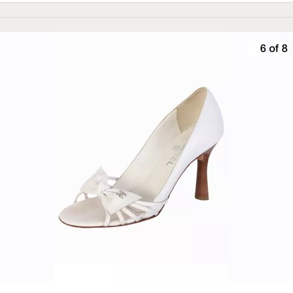 CHANEL classicwhite bow pumps