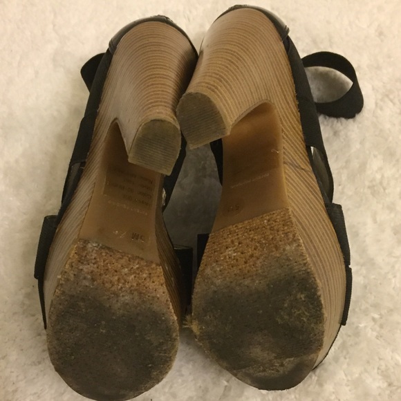 Good condition BAKERS high platform heels - Picture 3 of 4