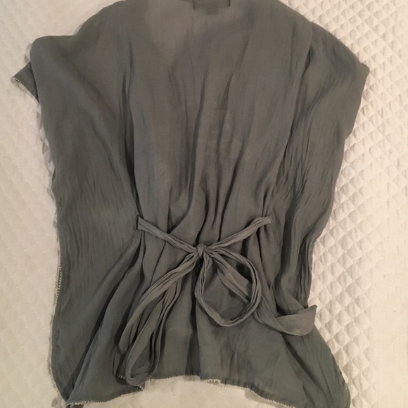 Flowy top - Picture 3 of 3