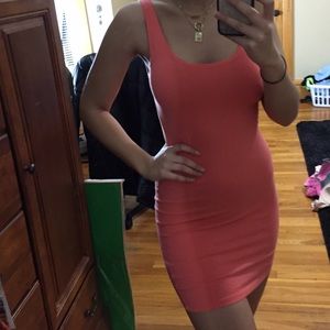 Bodycon dress in peach !