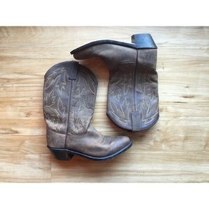 🦄SALE🦄 Old West Distressed Cowboy Boots