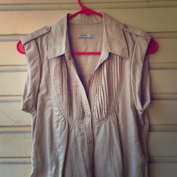 GAP Khaki Dress with pockets!