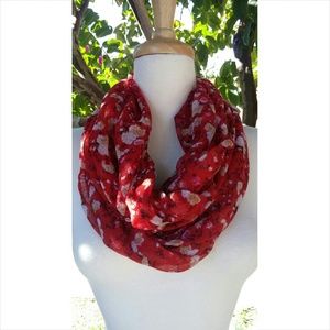 Light weight infinity scarf