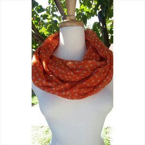 Light weight infinity scarf
