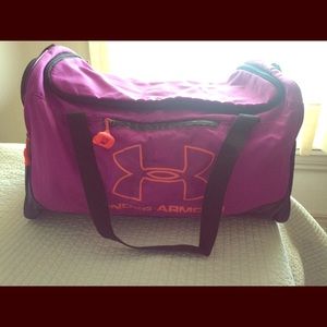 UNDER ARMOUR DUFFEL BAG🎀