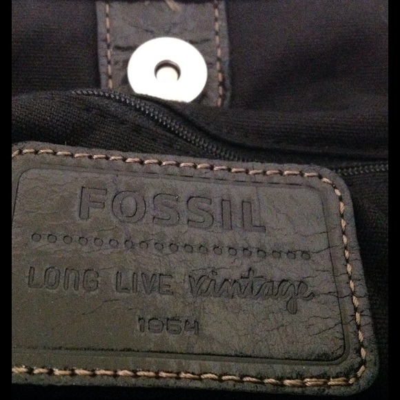 🎀Authentic Black Fossil Leather Purse🎀 - Picture 3 of 4