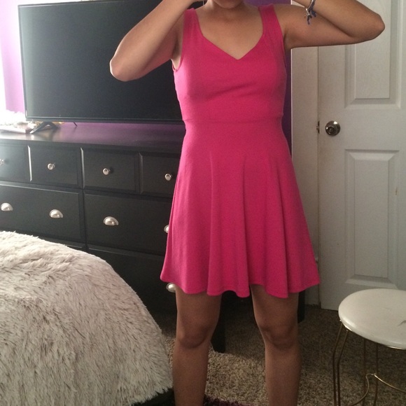 Pink Heart back dress - Picture 2 of 2