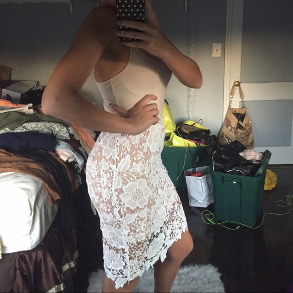 Tan and white lace midi skirt - Picture 3 of 3