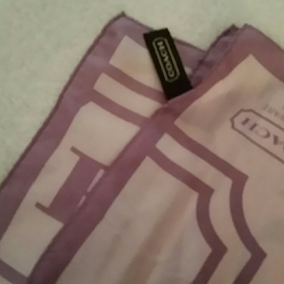 New Lg. Coach Purple/Lavender Silk Scarf Great Con - Picture 3 of 3