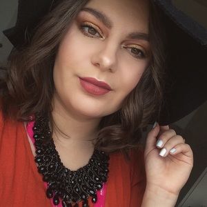 Meet your Posher, Ioana