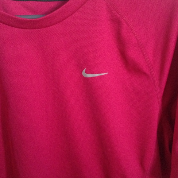 Magenta nike dri-fit large. - Picture 2 of 4