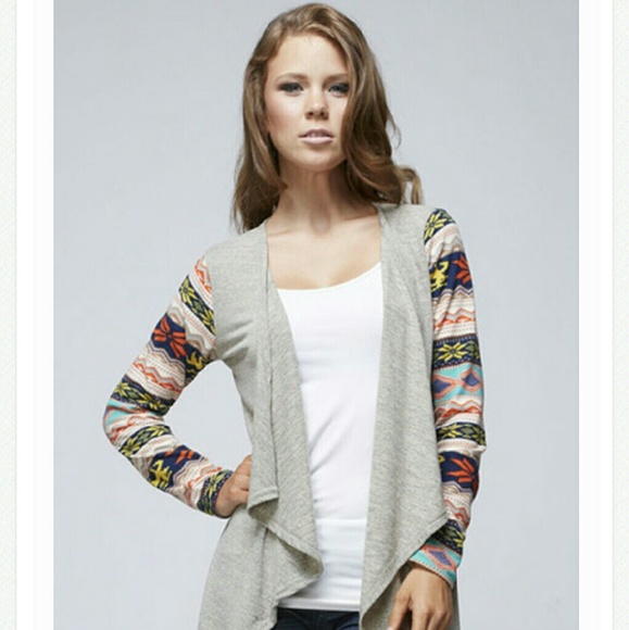 ISO Looking 4 Cardigan Beige tribal/aztec accent S - Picture 2 of 2