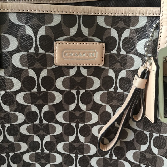 Coach tote SOLD for $85 on ♏️ercari! - Picture 2 of 4