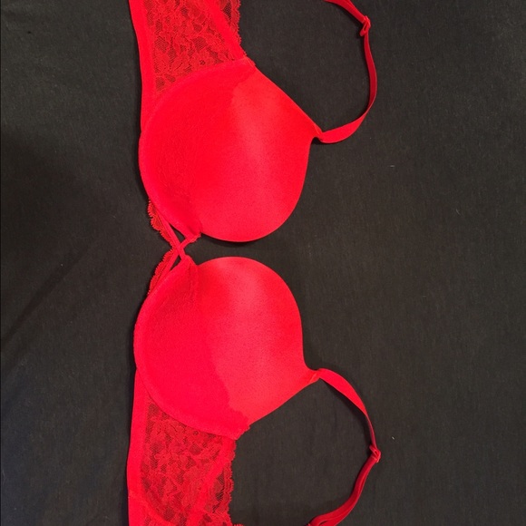 💋NWOT VS push up bra💋