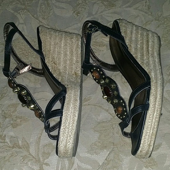 Sandals - Picture 2 of 3