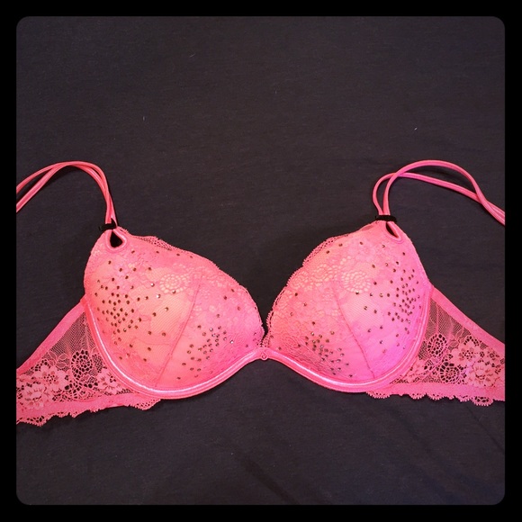 👑NWOT VS Push Up Bra👑
