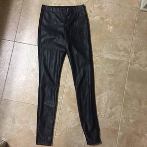 Black forever 21 leggings.