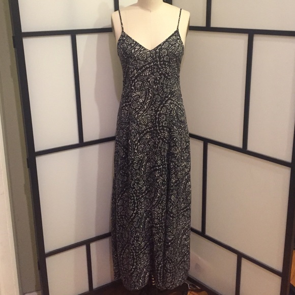 Abercrombie and Fitch Printed Maxi - size small