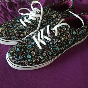 Vans Shoes - Vans floral lo pro shoes Vans Shoes - Vans floral lo pro shoes