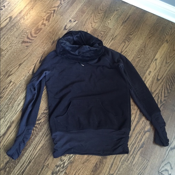 Lululemon 'don't hurry be happy' pullover