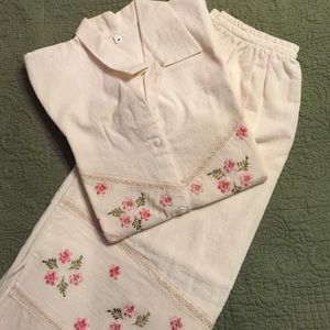 Embroidered shirt and skirt. New