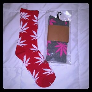 2 pair of marijuana pot leaf socks