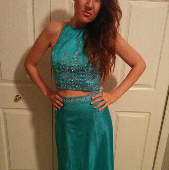 Dresses & Skirts - Prom two piece Indian style set