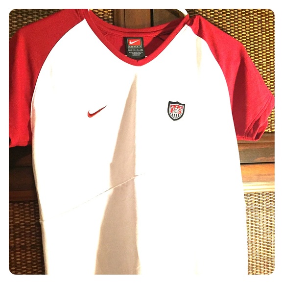 U.S. Nike tee size medium, barely worn
