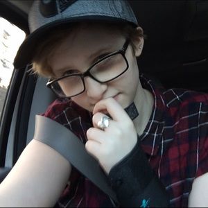 Meet your Posher, Alexis