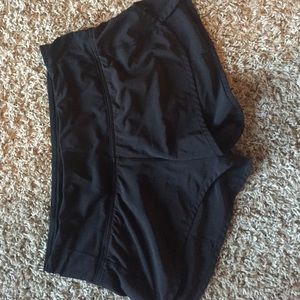 Size 4 lululemon shorts