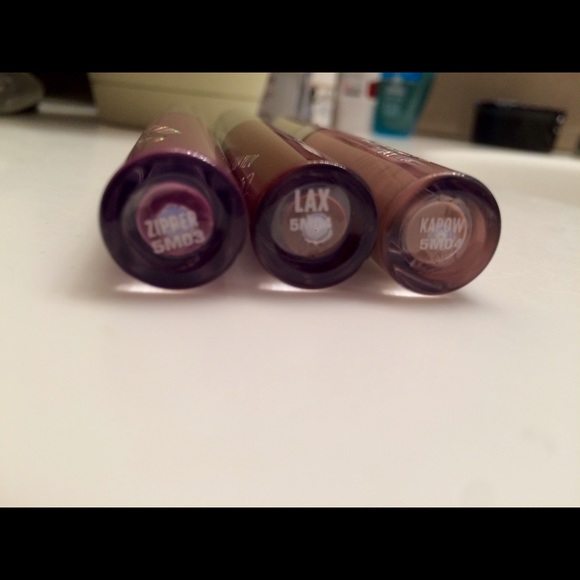 Colour pop matte lipstick LAX on hold