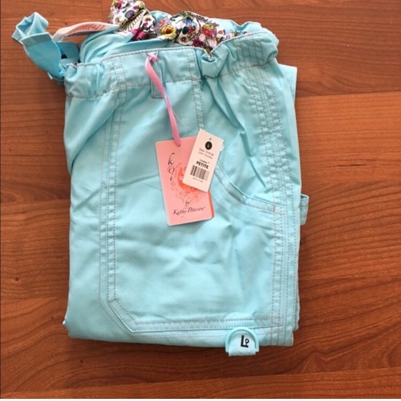 Koi scrub pants. Size small cool blue. With tags