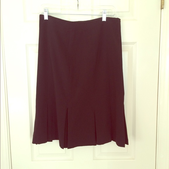 A-line skirt with a pleated hem