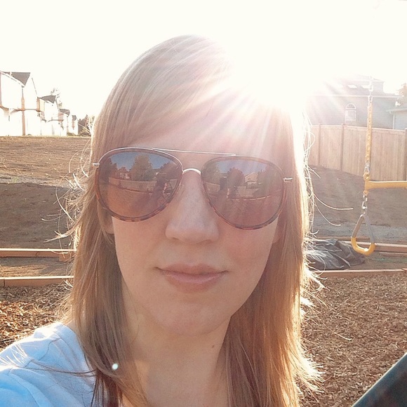 Meet your Posher, Amy - Picture 1 of 1