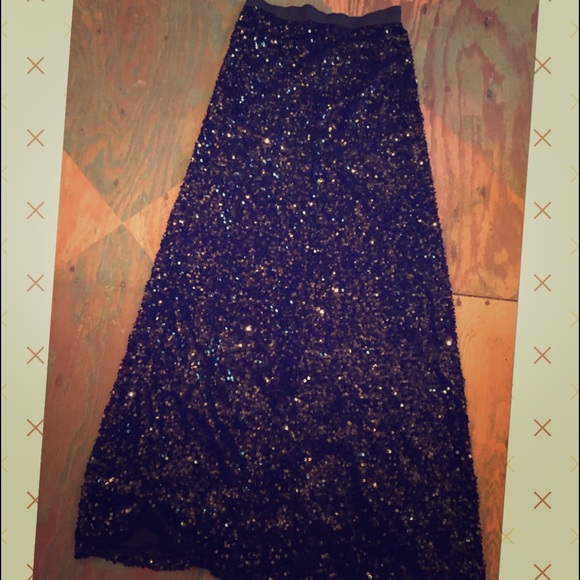 Sequined long skirt