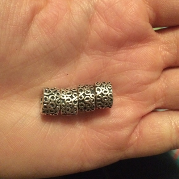 Pandora "s shaped" spacers