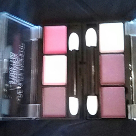 Organic Make up - Picture 1 of 3