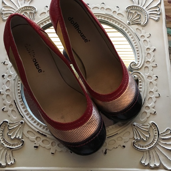 Dollhouse shoes
