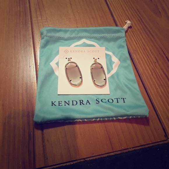 Kendra Scott Danielle earrings in gray