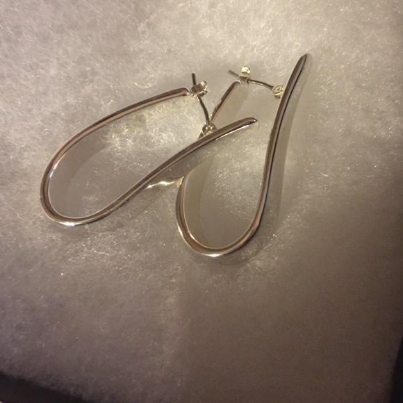 Earring - Picture 2 of 2