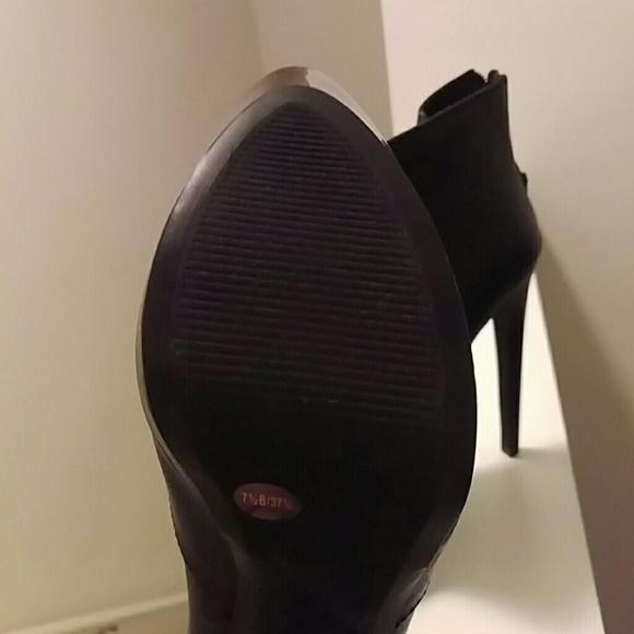 Jessica Simpson essas - Picture 2 of 4