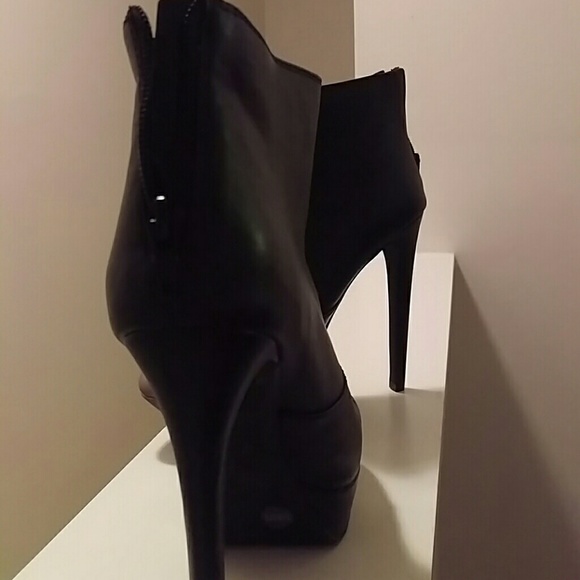 Jessica Simpson essas - Picture 3 of 4