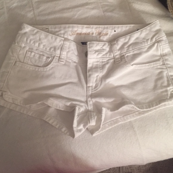 White American eagle shorts