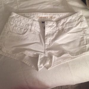 White American eagle shorts