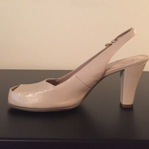 Aerosoles Peep Toe Slingback